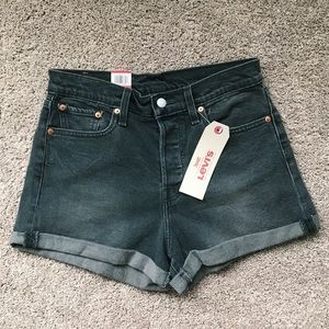 BLACK VINTAGE LEVI’S DENIM SHORTS NWT